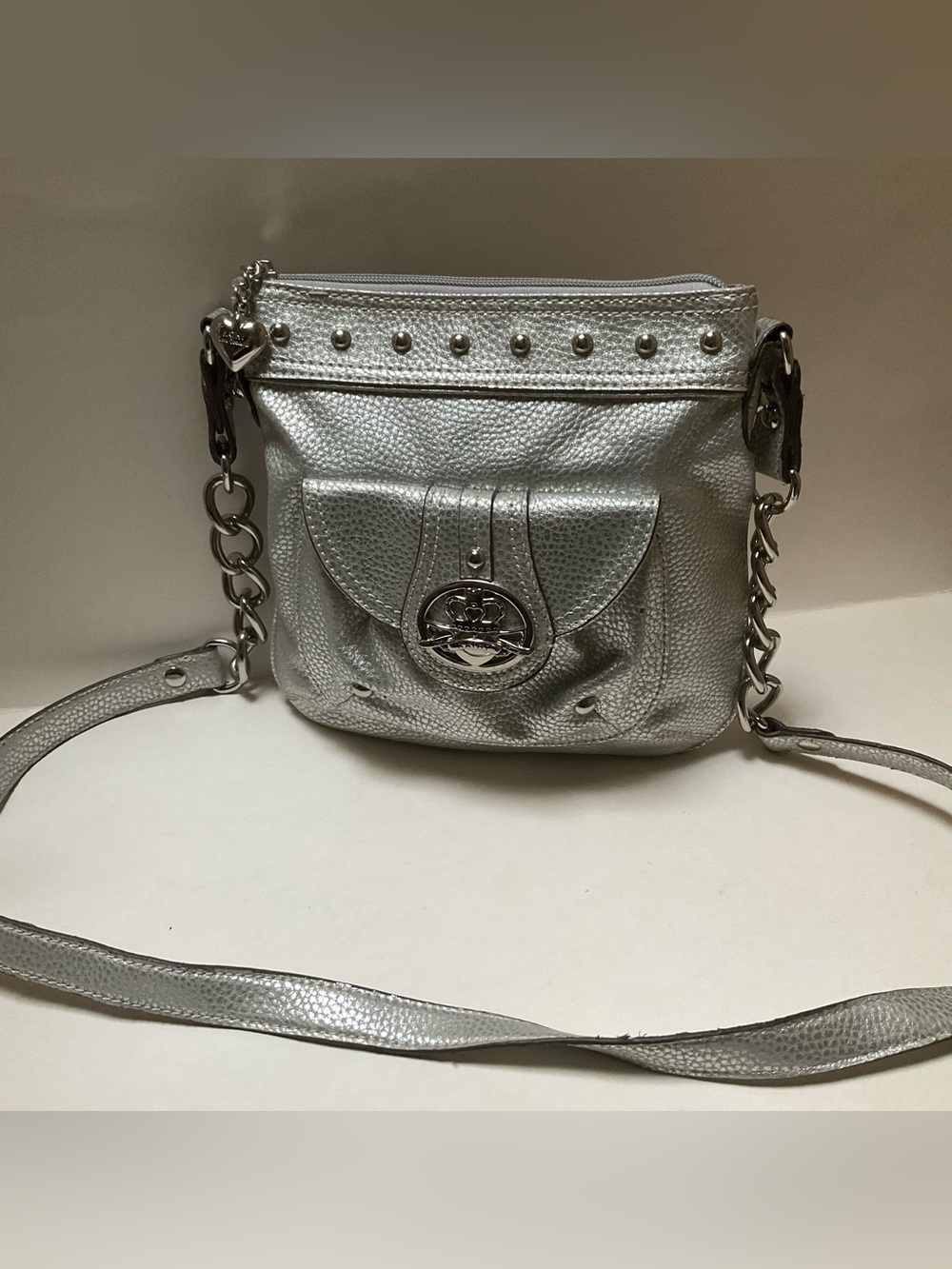 VTG Kathy Van Zeeland Metallic Silver Studded Chain Crossbody Zip Magnetic Pouch